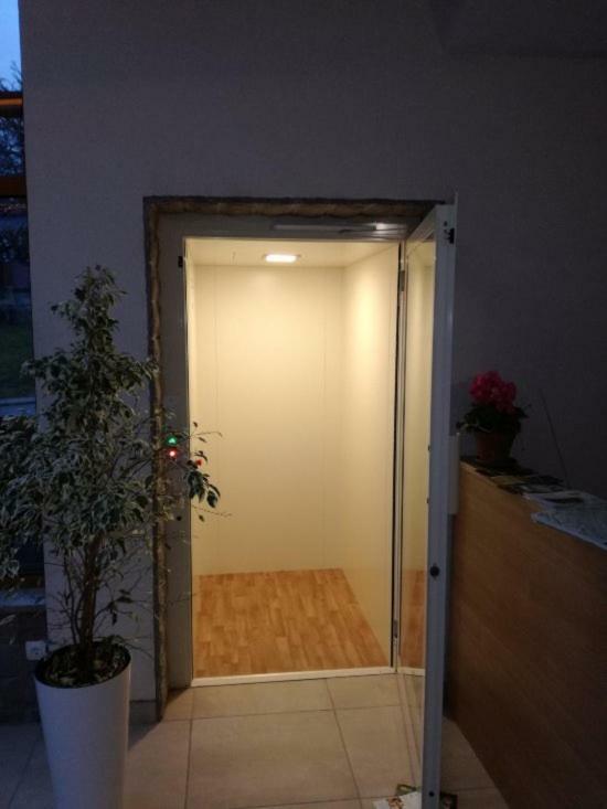 Ratecevo Brdo Janezinovi House旅馆 外观 照片